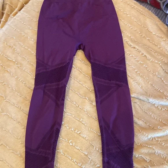 Fabletics - Picture 2 of 4